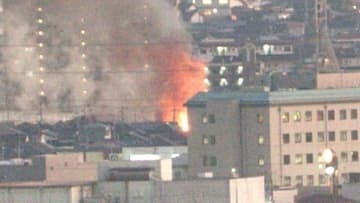 【速報】岡山市北区青江で建物火災　激しく煙を上げて延焼中（午後5時15分現在）【岡山】