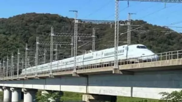 東海道新幹線の大雪による徐行運転のため山陽新幹線に直通する広島・博多方面行き「のぞみ・ひかり号」に遅れ【30日午前9時36分現在】