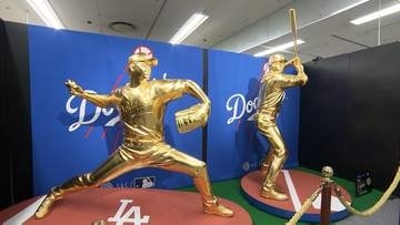 百貨店で「大黄金展」　等身大の大谷翔平選手像は投打合わせて1億1,000万円　1,000点以上の金製品を一堂に【岡山】