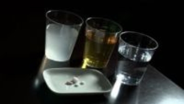 「風邪薬」をジュースやスポーツドリンクなどで飲んでも大丈夫？ 子供にアイスを混ぜた薬をあげてもいいの？【薬剤師に確認してみた】