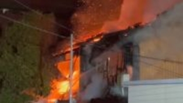 「2階から火が出て燃えている」と住人から通報　大供表町で木造2階建て住宅全焼　男性がやけど【岡山・北区】