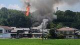 「「竹やぶの音がバンバンし始めた」岡山市東区幸地崎町で建物火災　午後4時22分に鎮火」の画像1