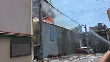 【速報】岡山市北区奉還町の商店街付近で建物火災　消防が出動（午前11時35分通報）【岡山】