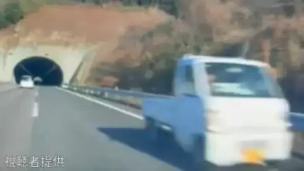 【軽トラック高速逆走】高松自動車道（上り）「大野原IC」付近→愛媛県に入り確保　現場付近が一時通行止めに「どこから逆走したのか？」【迫りくる軽トラ画像全10枚】