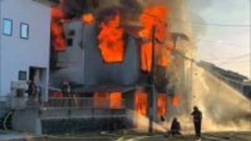 木造住宅など3棟の火災　在宅中の妻（50）が室内から火が出ているのを見つけ長男が消防に通報【岡山】