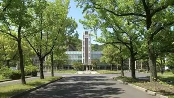 大学授業料の値上げに名誉教授「学生や保護者に負担の押し付け、これは間違っている」大学に撤回を申し入れ…日本人学部生は1.2倍の約64万円 留学生は2.5倍の約134万円に増額方針【岡山大学】