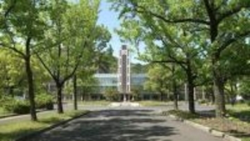 大学授業料の値上げに名誉教授「学生や保護者に負担の押し付け、これは間違っている」大学に撤回を申し入れ…日本人学部生は1.2倍の約64万円 留学生は2.5倍の約134万円に増額方針【岡山大学】