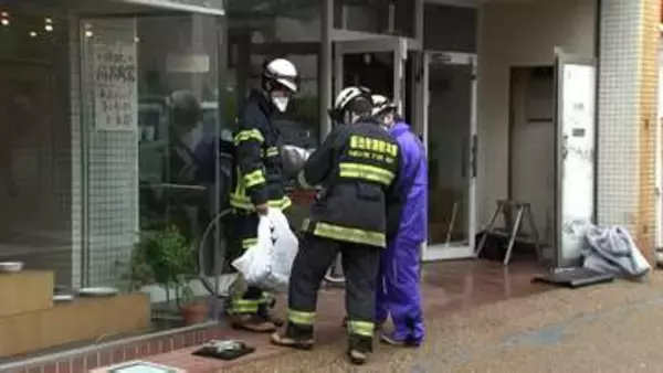 救急搬送された女性（71）の死亡を確認　坂出市の3階建ての店舗兼住宅で火災【香川】