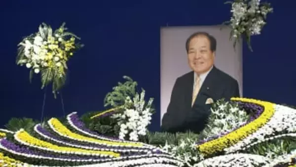 笠岡市出身の政治家・片山虎之助さんの市民葬　総務大臣や郵政大臣など要職を歴任【岡山】