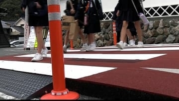 車を減速させる装置「スムーズ横断歩道」とは？急ブレーキ多発地点で実証実験が始まる【岡山・新見市】
