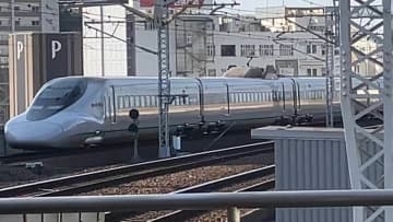 【山陽新幹線】ひかり590号（新下関発　岡山行き）乗務員室の小窓が閉まらなかったため確認　最大16分の遅れ【10日午前8時35分現在】