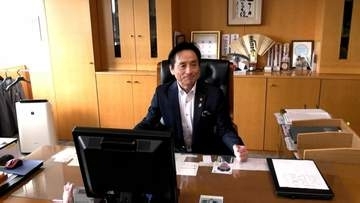 「まちの形が大きく変わる4年間」井原市の大舌勲市長が3期目の初登庁【岡山】