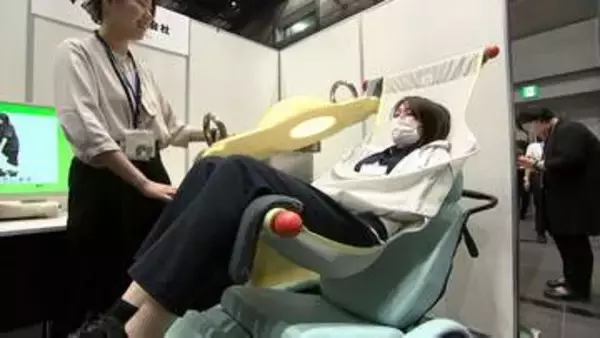 介護従事者の負担を軽減するテクノロジーを紹介する展示会　車いすへの移動を助けるロボットなど【香川】
