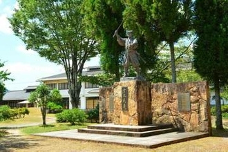 【内田直哉さん】「特別なご縁を感じています」 アニメ『刃牙道』×宮本武蔵ゆかりの地「武蔵の里」コラボ開催！名言ポスターや限定メニューで強者を体感