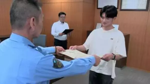 とっさの判断で高齢者を保護した大学生に感謝状　高齢男性に声をかけ車で真庭市から倉敷警察署まで送り届ける【岡山】