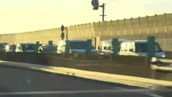 山陽自動車道（上り）鼓山トンネル付近で乗用車とバイク計4台が絡む事故　10代と20代の男性2人を救急搬送　約17キロの渋滞　【3日/午後5時現在】