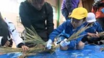 小学生が正月用のしめ縄づくり　多くの児童にとって初めての体験「親子でがんばってできてよかった」【香川】