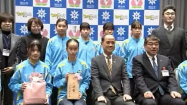 「全国中学校駅伝女子」3連覇・京山中学陸上競技部が岡山市を表敬「この仲間がいたから乗り越えることができた」