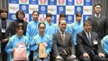 「全国中学校駅伝女子」3連覇・京山中学陸上競技部が岡山市を表敬「この仲間がいたから乗り越えることができた」