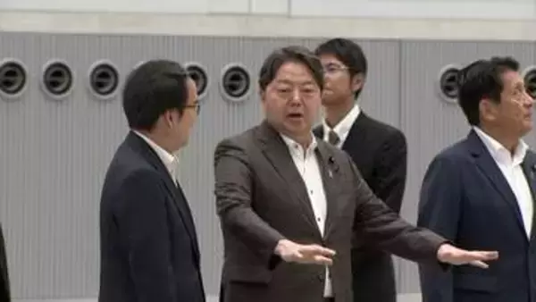 林芳正総務大臣が香川県を訪れアリーナなどを視察　地元の声に耳を傾け「多くの魅力を提供する取り組みに期待」