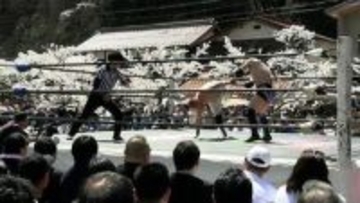 サクラ満開の村で「がいせん桜プロレス」開催　“恩返しをしたい” 村で暮らすプロレスラー夫婦の思い「そとから来た人間に優しく教えてくれた…」【岡山】