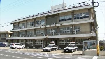 県道で軽乗用車とバイクの衝突事故　バイクを運転していた20代とみられる男性が死亡【岡山・倉敷市】