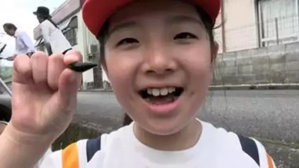 ホタルの里・北房地区で小学生がホタルの幼虫のエサ「カワニナ」を放流【岡山・真庭市】