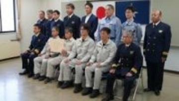 飲酒しながら「落としたスマホ拾おうと」橋から海に転落の男性（27）→深夜の瀬戸内海を約4時間半漂流　11人の船員たちが「とっさの判断」で救助　その一部始終とは？【前編】