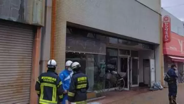 71歳の女性が死亡　3階建ての店舗兼住宅で火災「角谷陶器の2階から煙が出ている」　【香川】