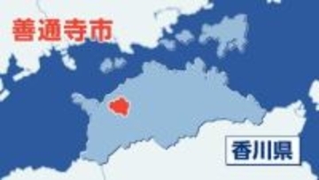 散歩中に「川に沈んでいる」と警察に通報　身元不明の男性を発見 男性は約1時間後に死亡【香川】