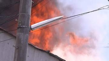 【詳報】「とにかく貴重品だけ持って外に出た」岡山市北区奉還町の店舗から出火　商店街アーケードにも延焼…出火から約10時間後の午後9時40分に鎮火