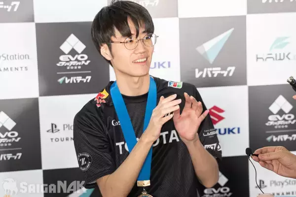 「【EVO Japan 2026】スト6部門優勝のヤマグチ選手インタビュー「まだ夢心地」「学業と両立したい」」の画像
