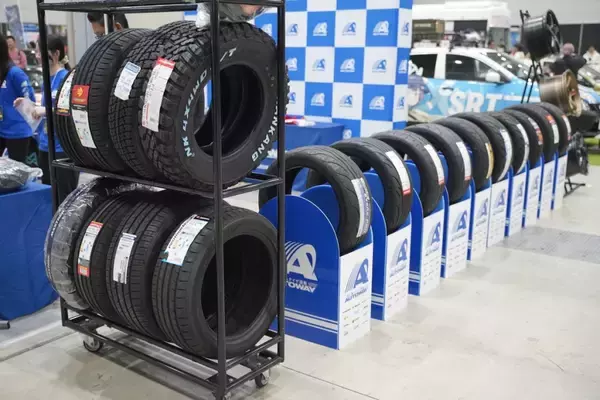 「九州最大級のマンガ・アニメの祭典「北九州ポップカルチャーフェスティバル2025」を現地レポート！話題のアニメから地元企業も出展！」の画像