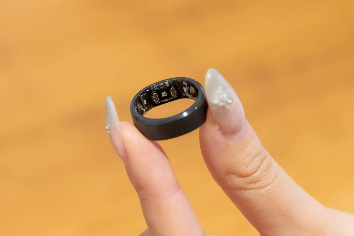 指に着けるだけでデータ測定、健康管理まで！スマートリング「RingConn Gen 2」をレビュー！