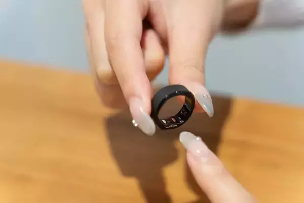 「指に着けるだけでデータ測定、健康管理まで！スマートリング「RingConn Gen 2」をレビュー！」の画像