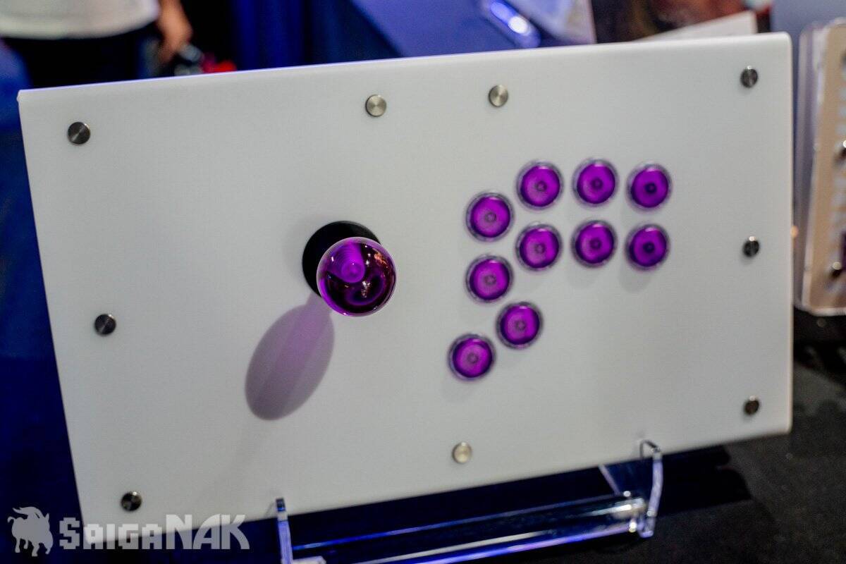【EVO Japan 2026】Mad Catz、PUNK WORKSHOP × Good 8 Squadブースレポート！コラボアパレルや大量のコラボモデルアケコンなど