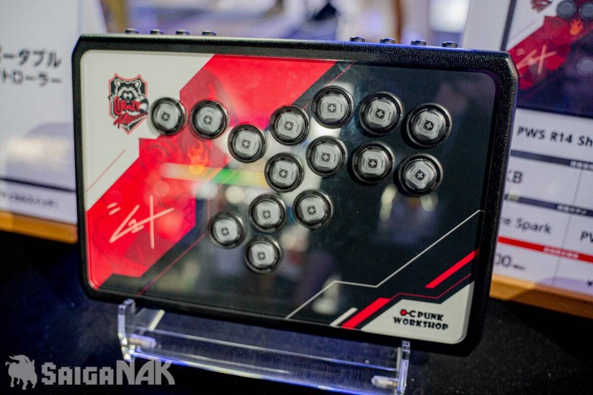 【EVO Japan 2026】Mad Catz、PUNK WORKSHOP × Good 8 Squadブースレポート！コラボアパレルや大量のコラボモデルアケコンなど