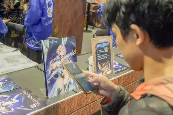 「【TGS2026】「ブシロード」と「アウタープレーン」ブースをフォトレポート！ハンターハンター新作の試遊や超美麗コスプレイヤーも！」の画像