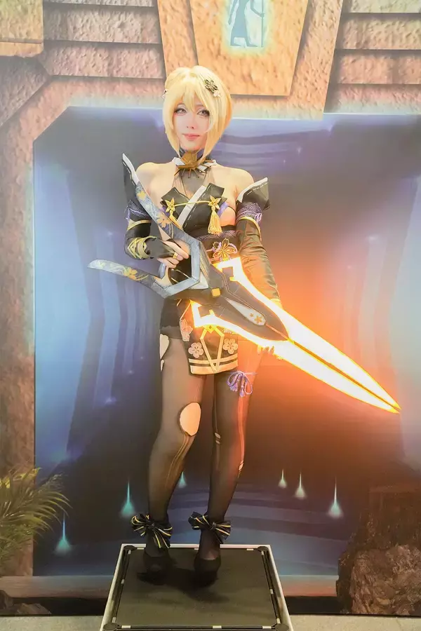 「【TGS2026】「ブシロード」と「アウタープレーン」ブースをフォトレポート！ハンターハンター新作の試遊や超美麗コスプレイヤーも！」の画像