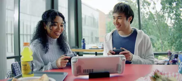 「「Steam Controller」2026年5月5日発売決定！Steamプレイをより快適に」の画像