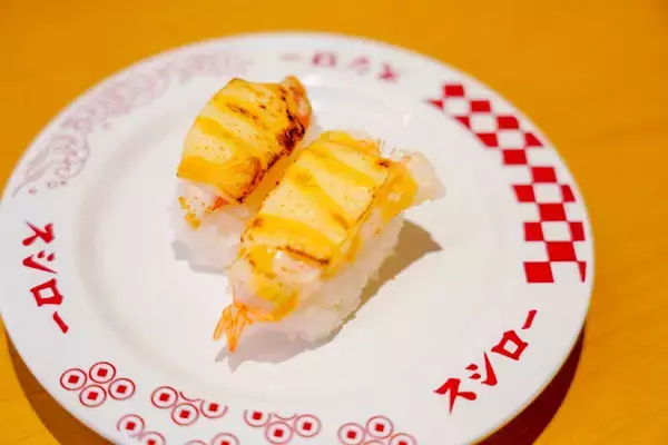 「スシロー×さくらみこコラボを先行レビュー！限定ピックやランチョンマット＆箸をゲットしよう」の画像