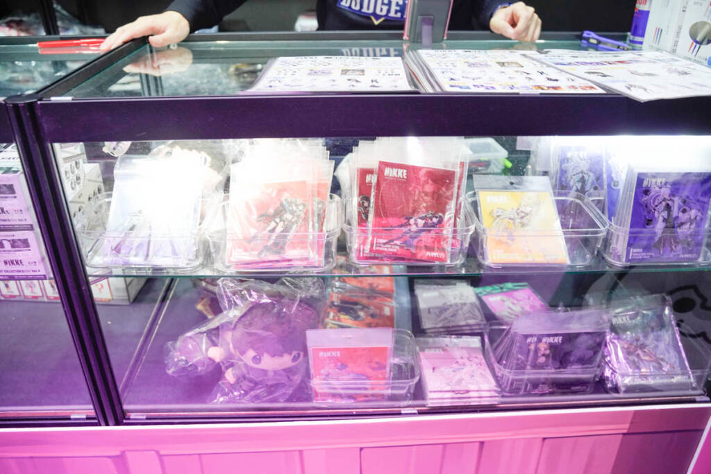 【TGS2026】「勝利の女神：NIKKE」ブースをフォトレポート！グッズや美麗コスプレイヤーたちで大盛況