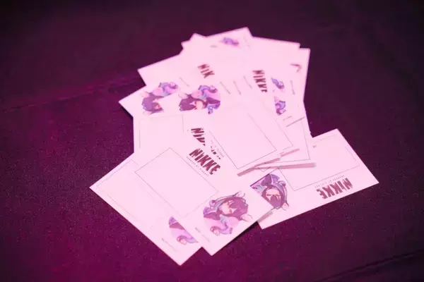 「【TGS2026】「勝利の女神：NIKKE」ブースをフォトレポート！グッズや美麗コスプレイヤーたちで大盛況」の画像