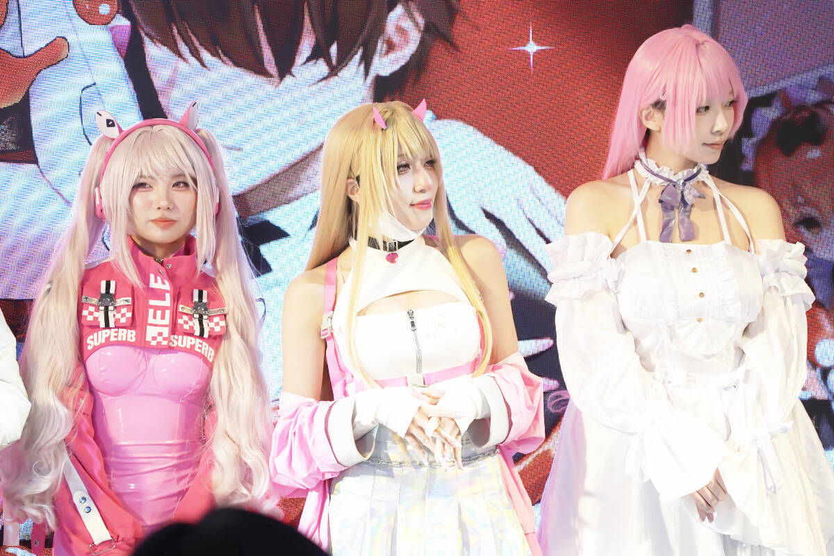 【TGS2026】「勝利の女神：NIKKE」ブースをフォトレポート！グッズや美麗コスプレイヤーたちで大盛況