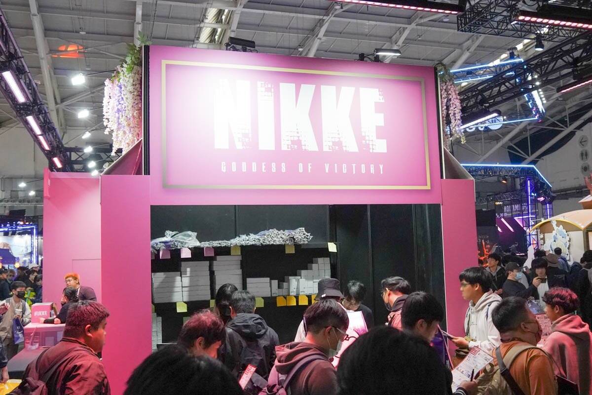【TGS2026】「勝利の女神：NIKKE」ブースをフォトレポート！グッズや美麗コスプレイヤーたちで大盛況