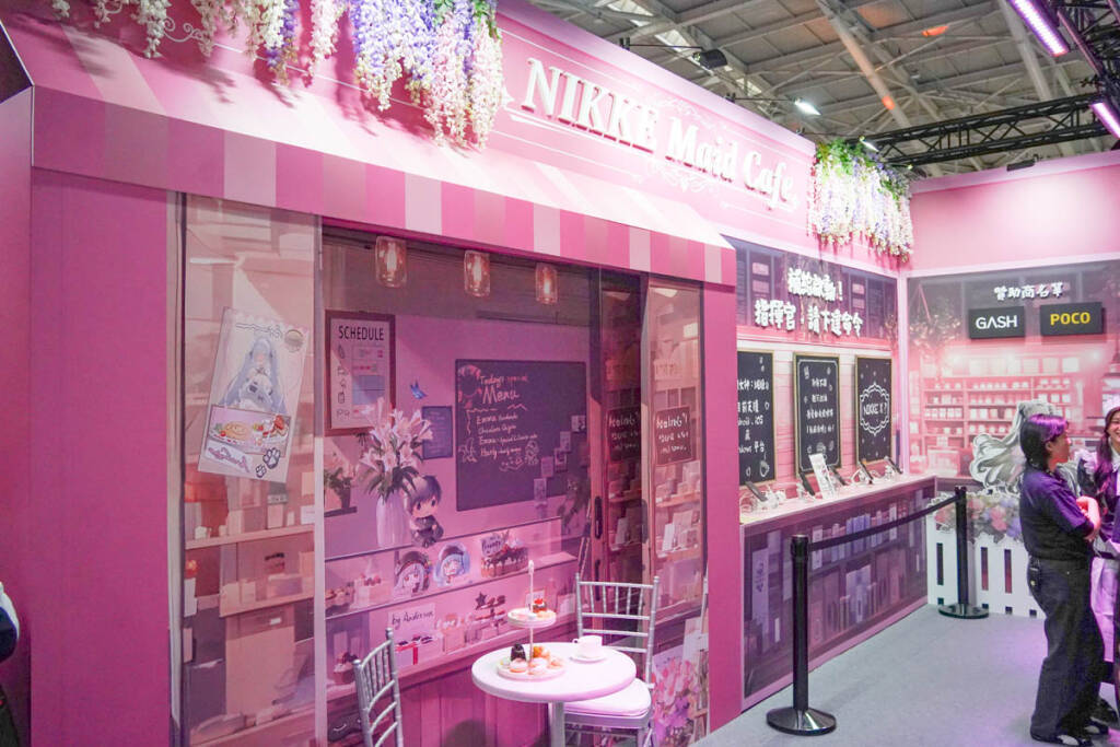 【TGS2026】「勝利の女神：NIKKE」ブースをフォトレポート！グッズや美麗コスプレイヤーたちで大盛況