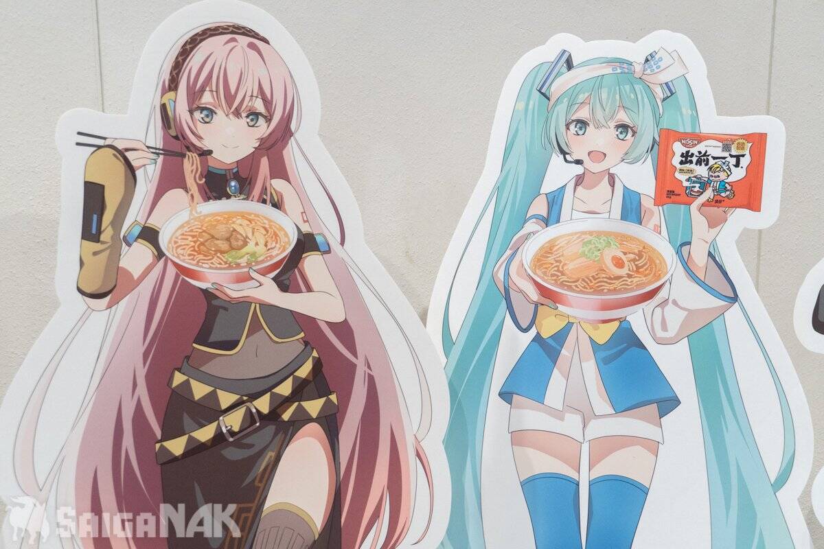【ACGHK 2026】「日清 トイキューブ」「日清 ボーカロイド」ブースレポート！リメイクされた出前坊やに大人気のピアプロキャラクターズなど