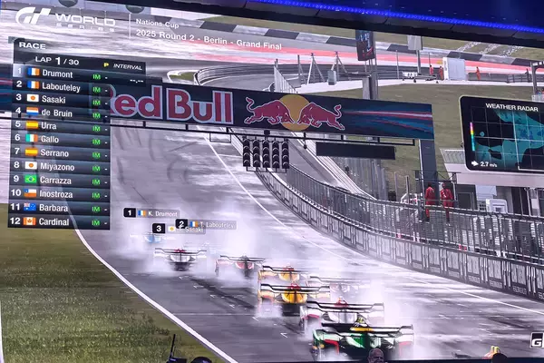 「「グランツーリスモ ワールドシリーズ 2025」ラウンド2ベルリン大会を現地レポート！オペルのコンセプトカーも登場」の画像