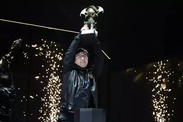 「優勝賞金1億円の国際大会「シャドバWGP 2025 Grand Finals」レポート！優勝はDFM / ユーリ選手」の画像