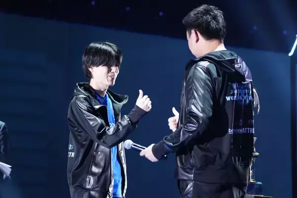 「優勝賞金1億円の国際大会「シャドバWGP 2025 Grand Finals」レポート！優勝はDFM / ユーリ選手」の画像